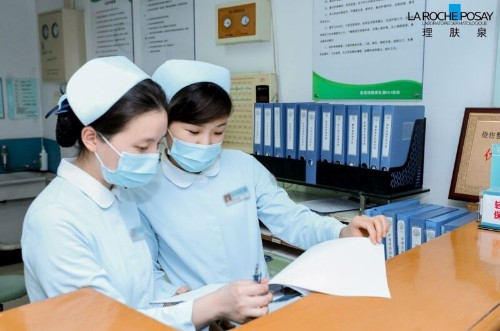 512国际护士节 理肤泉关爱基层医护项目顺利展开 “泉”心爱护 “医”路相伴