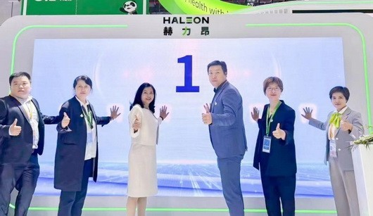 第六届中国进口博览会,赫力昂携手多方举办“舒适达新品发布和健齿中国行倡议活动”