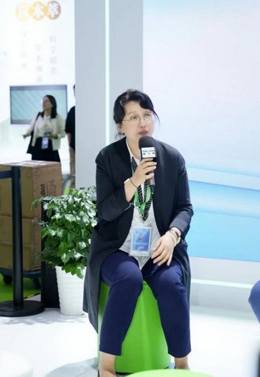 第六届中国进口博览会,赫力昂携手多方举办“舒适达新品发布和健齿中国行倡议活动”