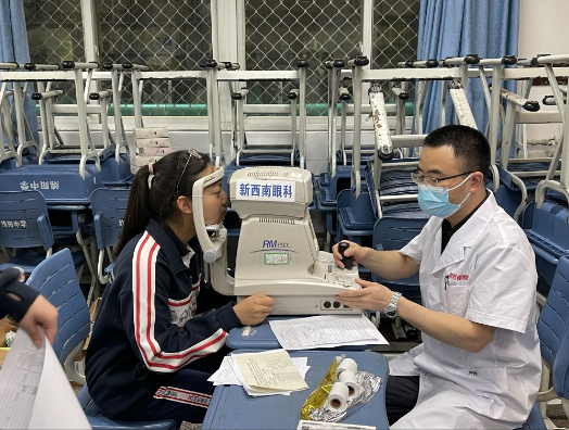 配眼镜总怕被坑?这3个数字决定你花的每一分钱值不值!